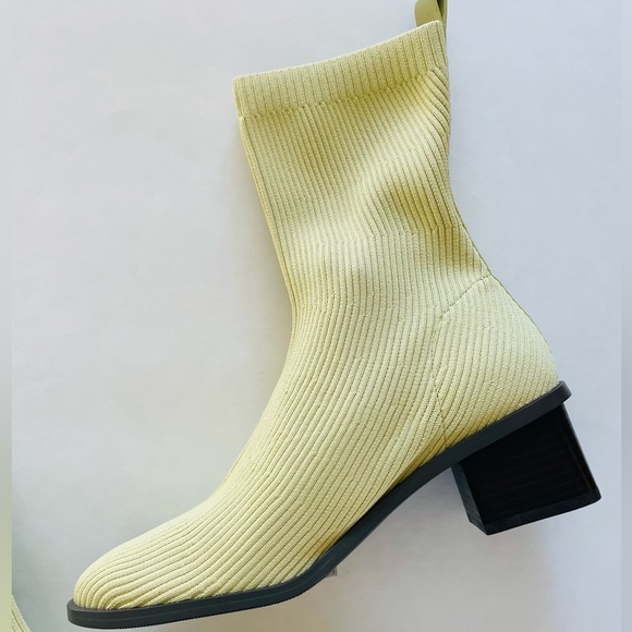 Everlane The High Ankle Glove Boot in ReKnit - Picture 4 of 8